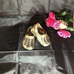 Toddlers size  5.5. 6  s2/3yrs old crocks